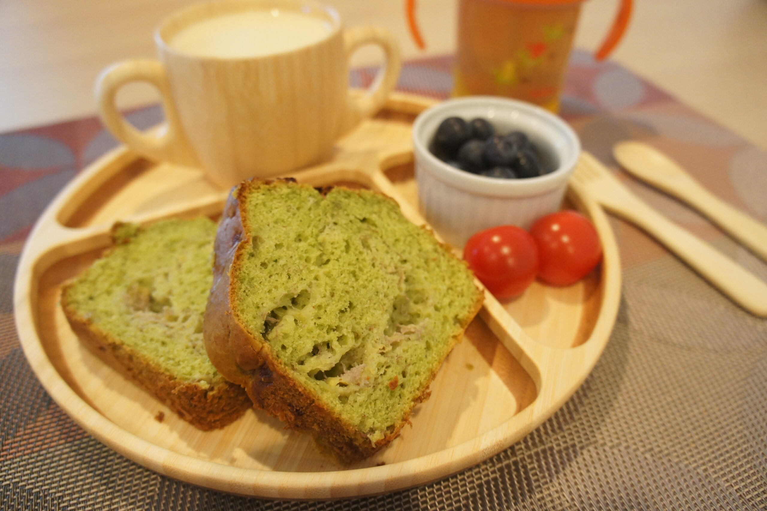 1歳3ヶ月 幼児食｜青汁バナナパウンドケーキの献立例