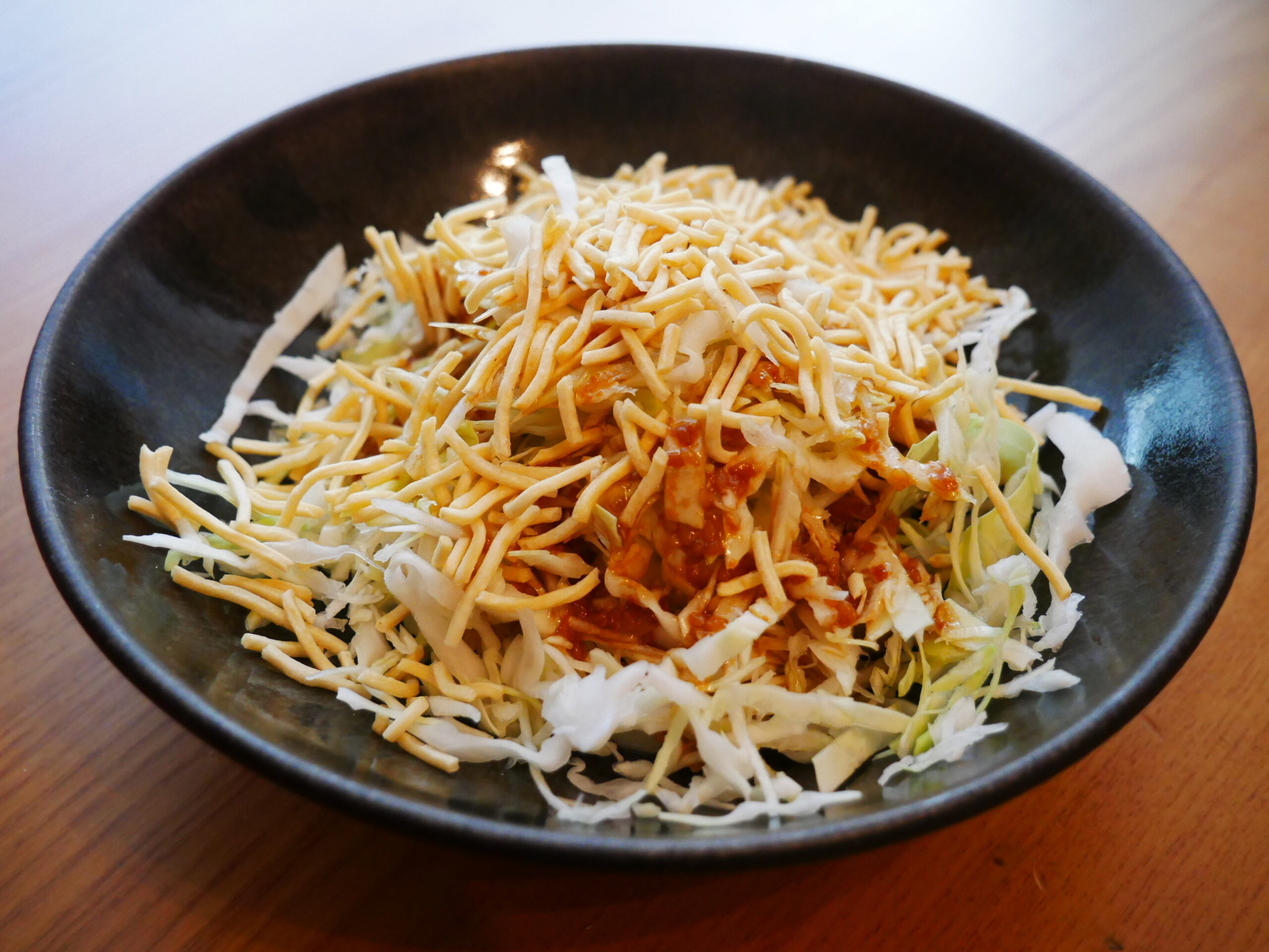 焼肉きんぐの人気メニューを再現したベビースターサラダ