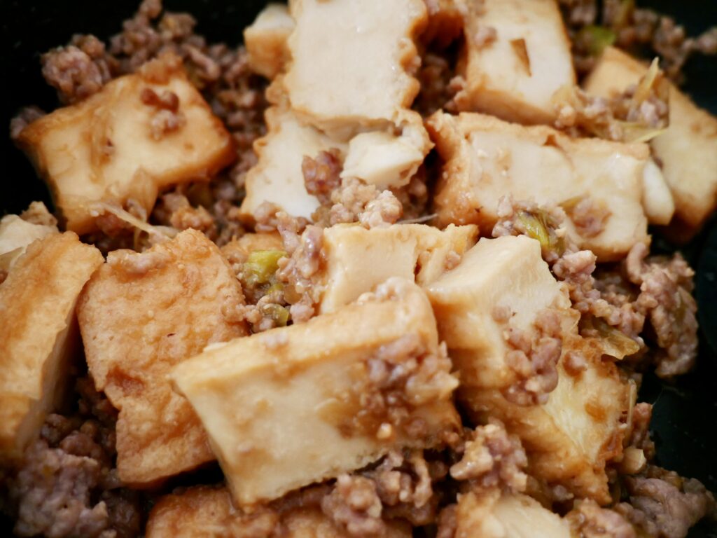 味がしっかり染みた厚揚げとひき肉のピリ辛味噌炒めの完成工程写真