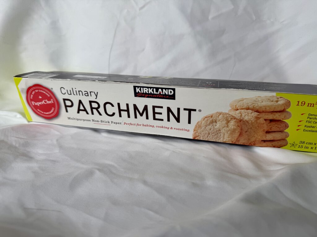 コストコのカークランドシグネチャーオーブンペーパー｜38cm×49mの大容量クッキングシート2本セット