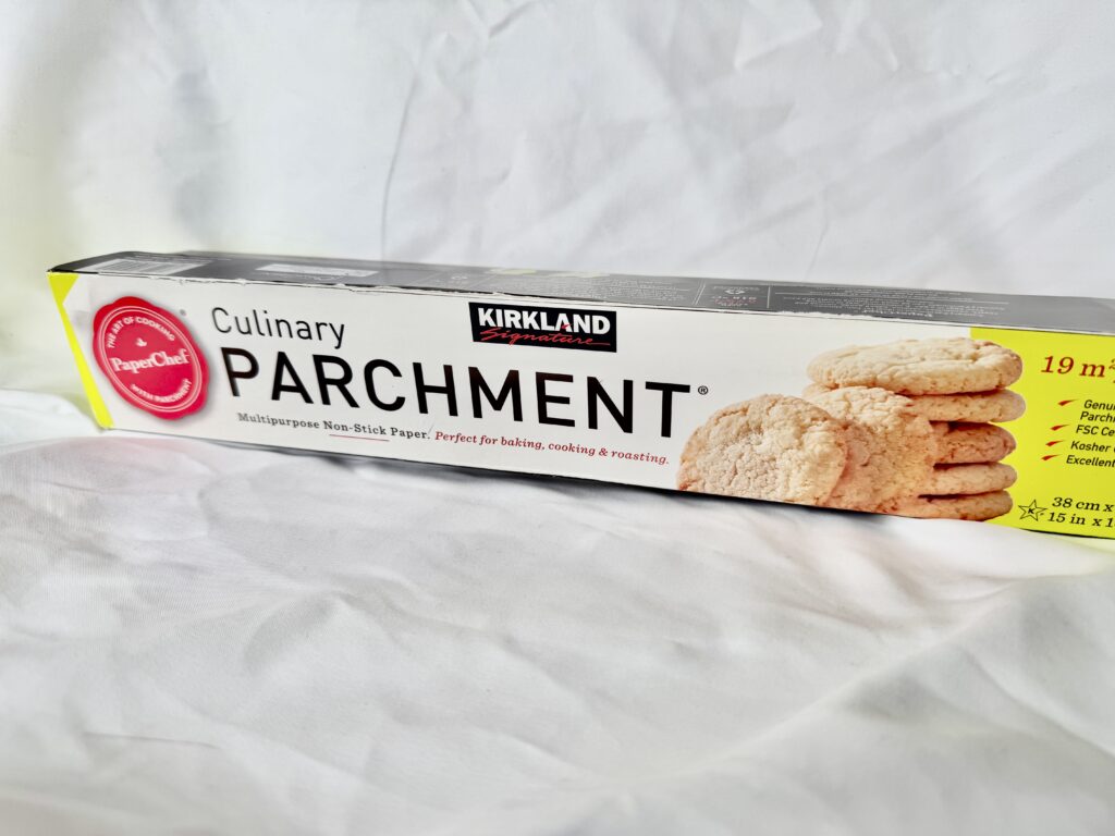 コストコのカークランドシグネチャーオーブンペーパー｜38cm×49mの大容量クッキングシート2本セット