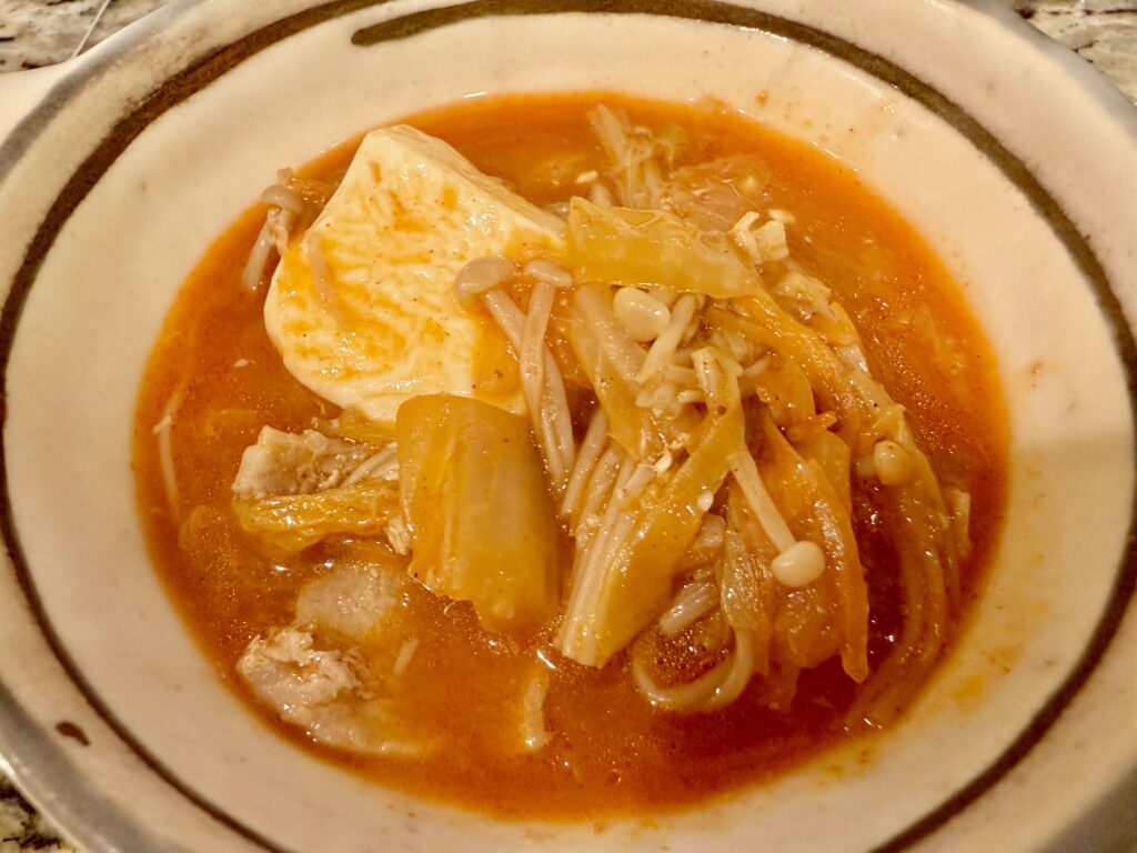 鍋THE WORLD ユッケジャンをダシダとコチュジャンで味変した後の一杯