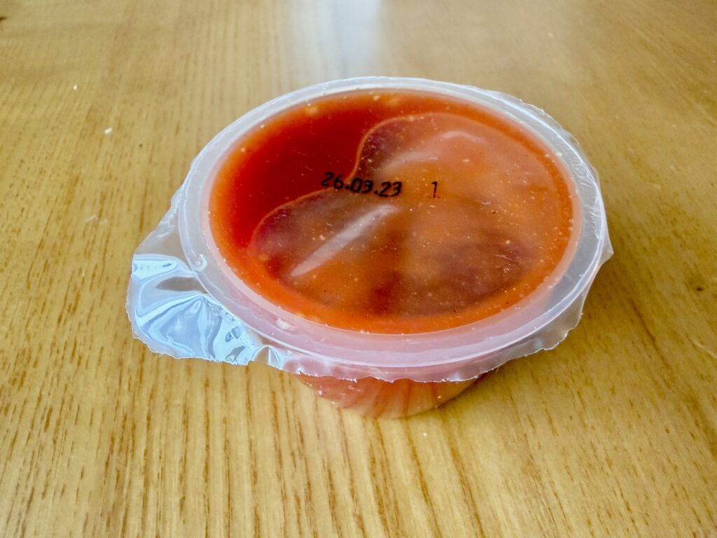 コストコ フードコート チキンスティックの付属スパイシーソース