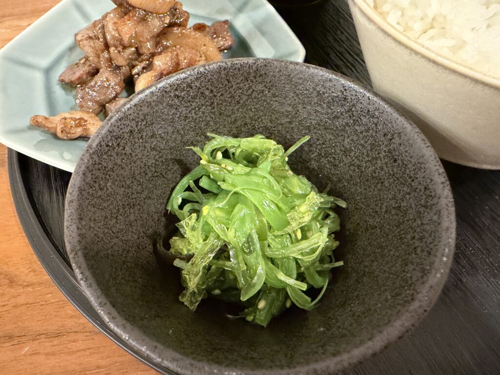 ごはんと一緒に食べるコストコのごまわかめ
