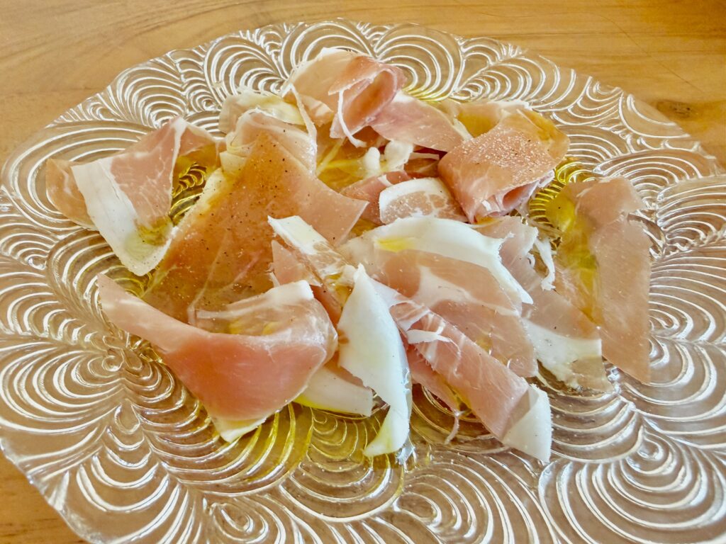 コストコ生ハム プロシュートクルードをオリーブオイルで食べる