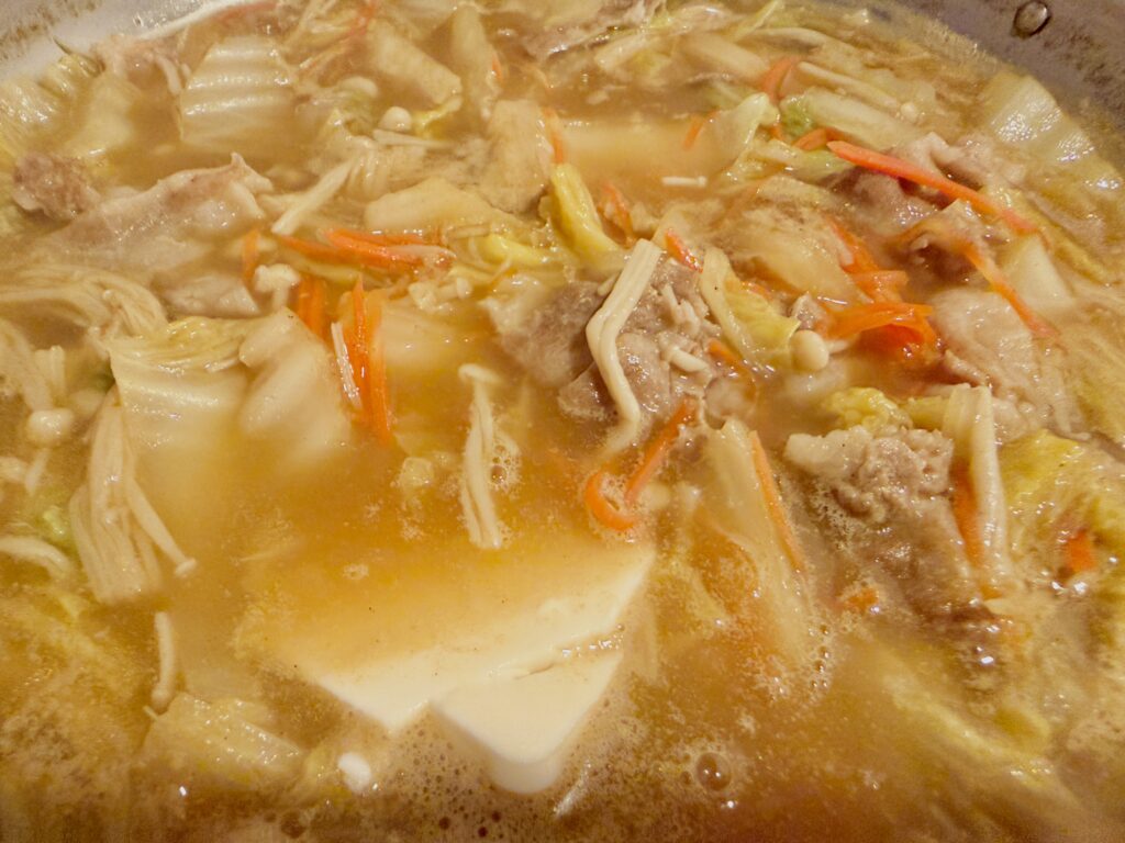 ミツカン 濃厚豚骨魚介鍋つゆ 具材を煮込んだ完成鍋