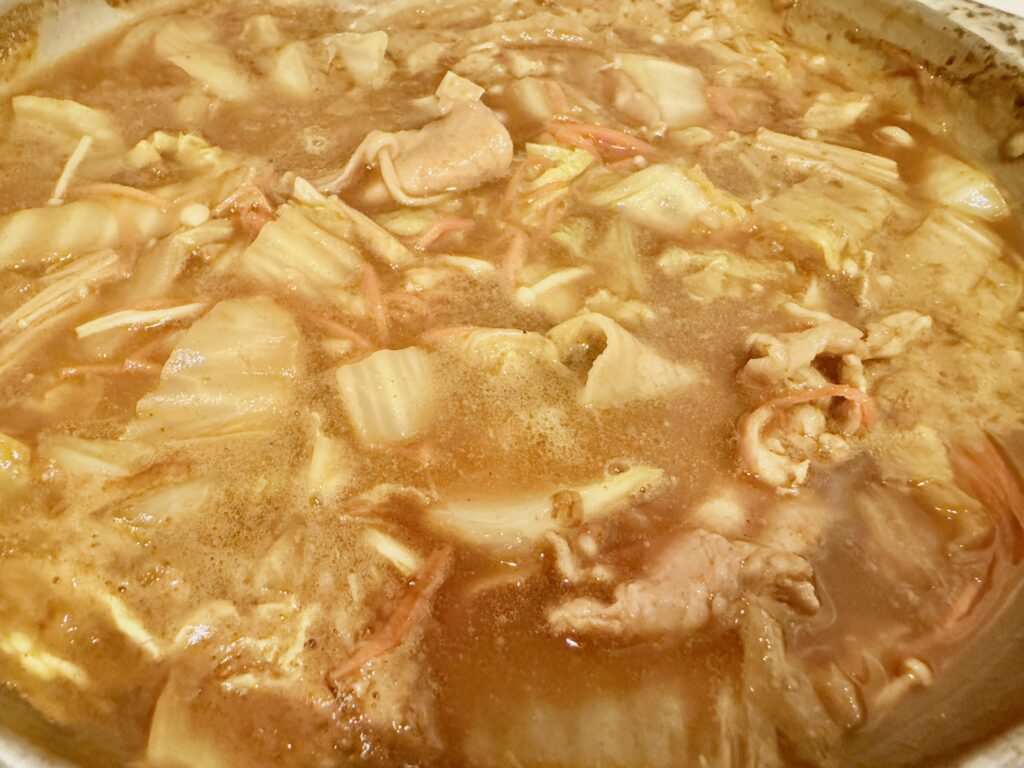 CoCo壱番屋 カレー鍋スープを使った調理中の鍋