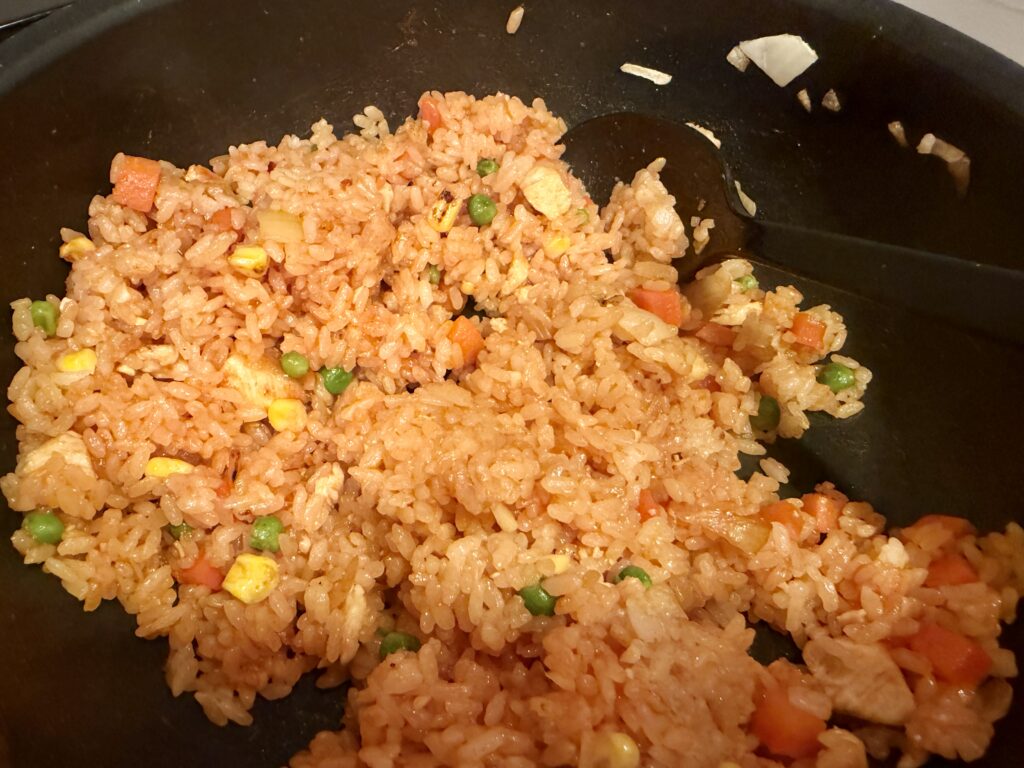 鶏むね肉入り簡単ケチャップライスの完成写真|焼きケチャップでコクUP