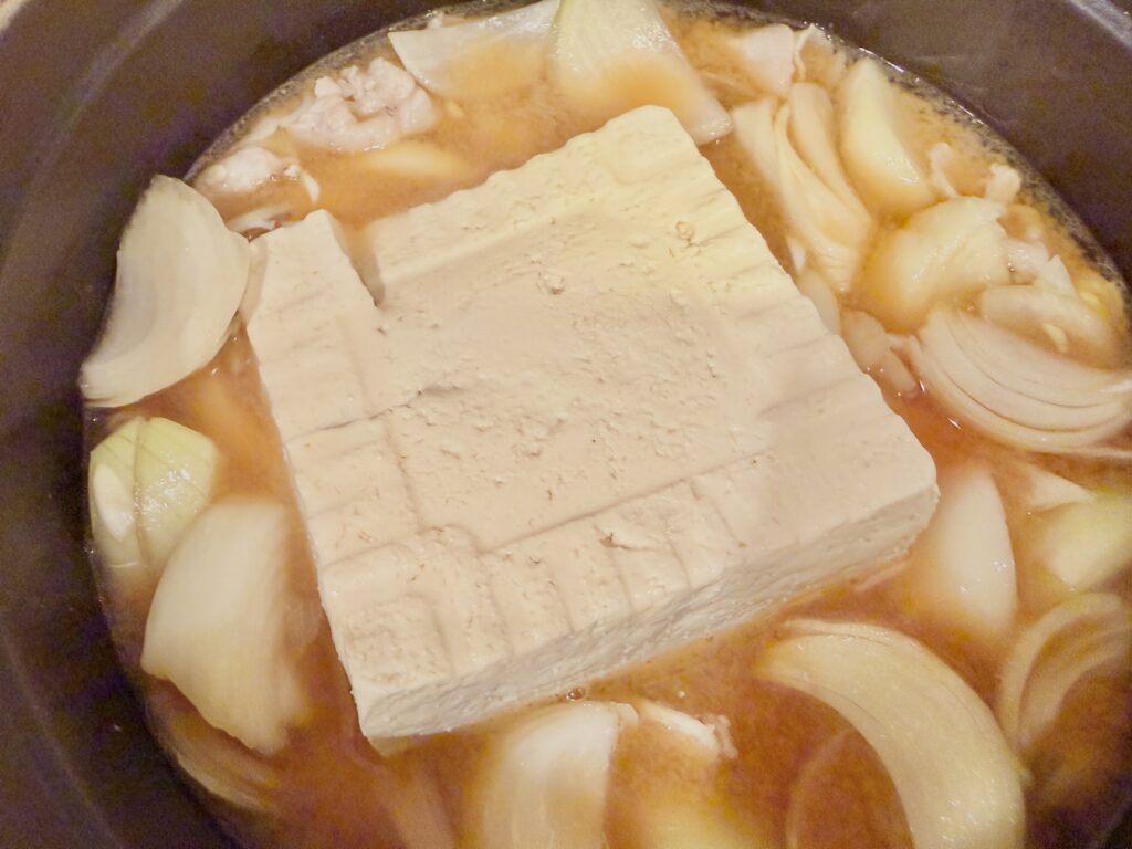 味噌煮に豆腐を加えたところ