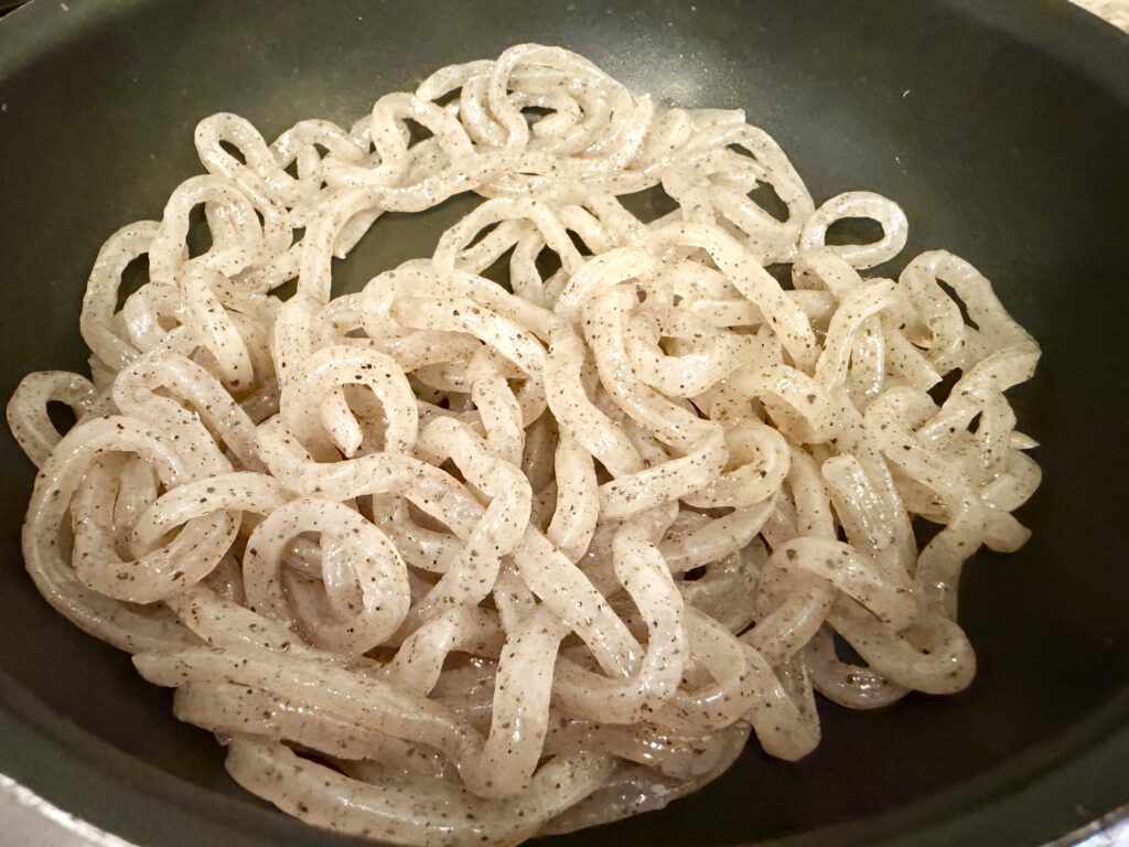 こんにゃく 炒める 水分飛ばす