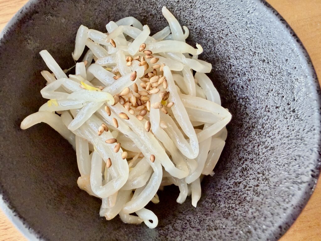 もやしナムルの簡単レシピ（ごま油と塩で作るシンプルナムル）