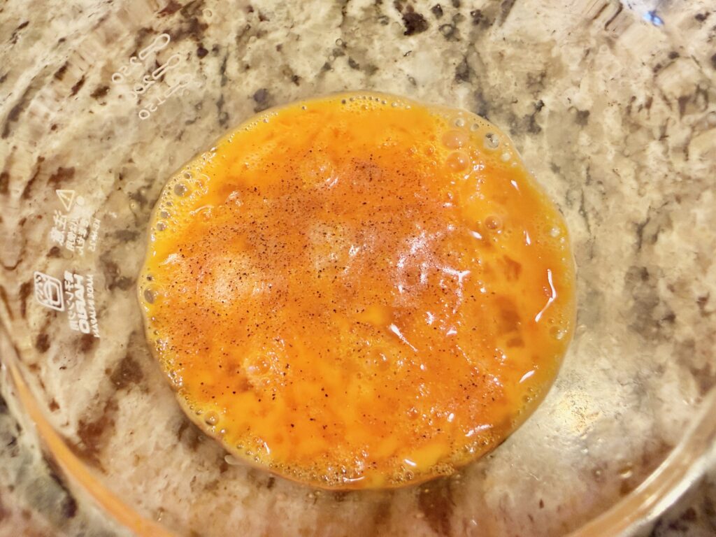 オムライス 卵 混ぜる 塩こしょう 牛乳 下準備