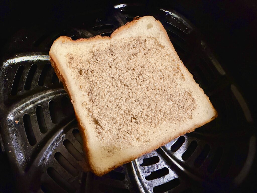 ノンフライヤーで焼いたセサミトースト
