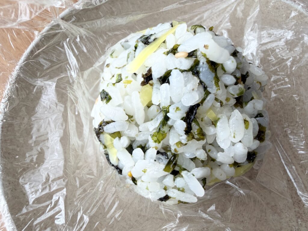 ラップで丸めたチュモッパ