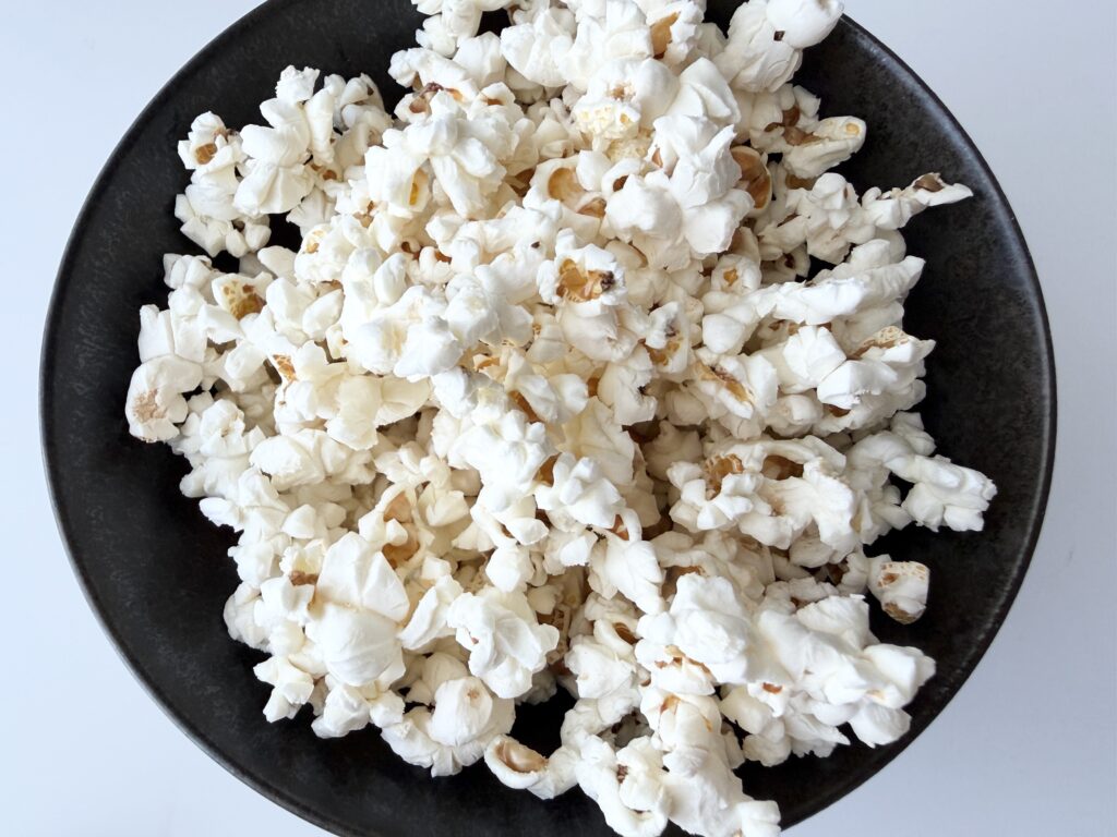 コストコ ポップコーン 完成 お皿 盛り付け