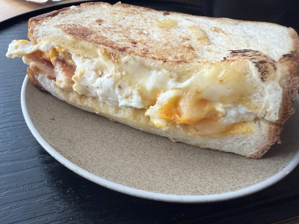 韓国トースト 屋台風 チーズ 卵 ハム　