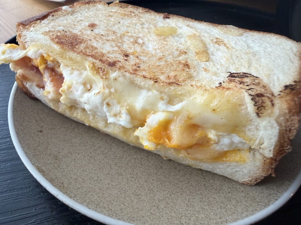 韓国トースト 屋台風 チーズ 卵 ハム