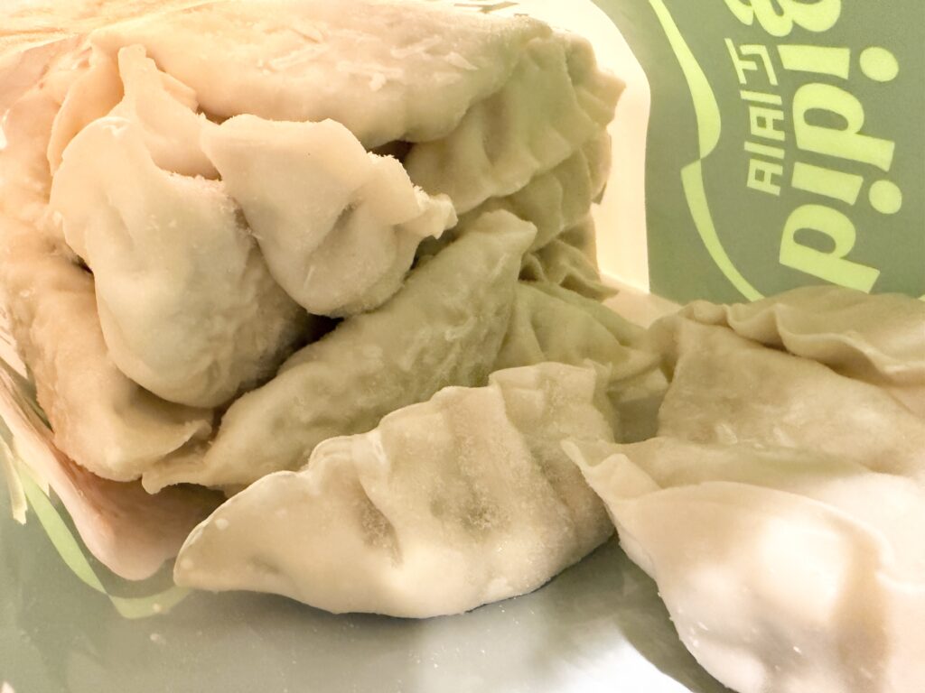 コストコ bibigo マンドゥ 冷凍状態 大きい餃子
