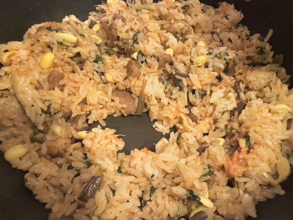 フライパンで作る簡単ビビンバの完成直前