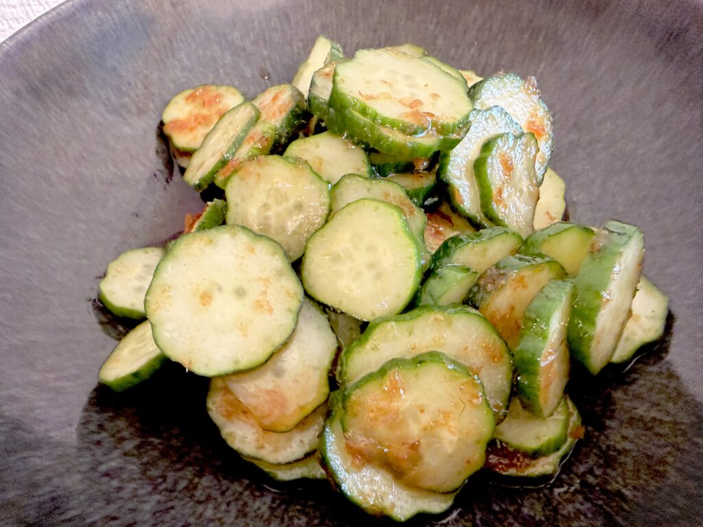 やみつききゅうりの簡単レシピ|切って混ぜるだけで作れる人気の副菜