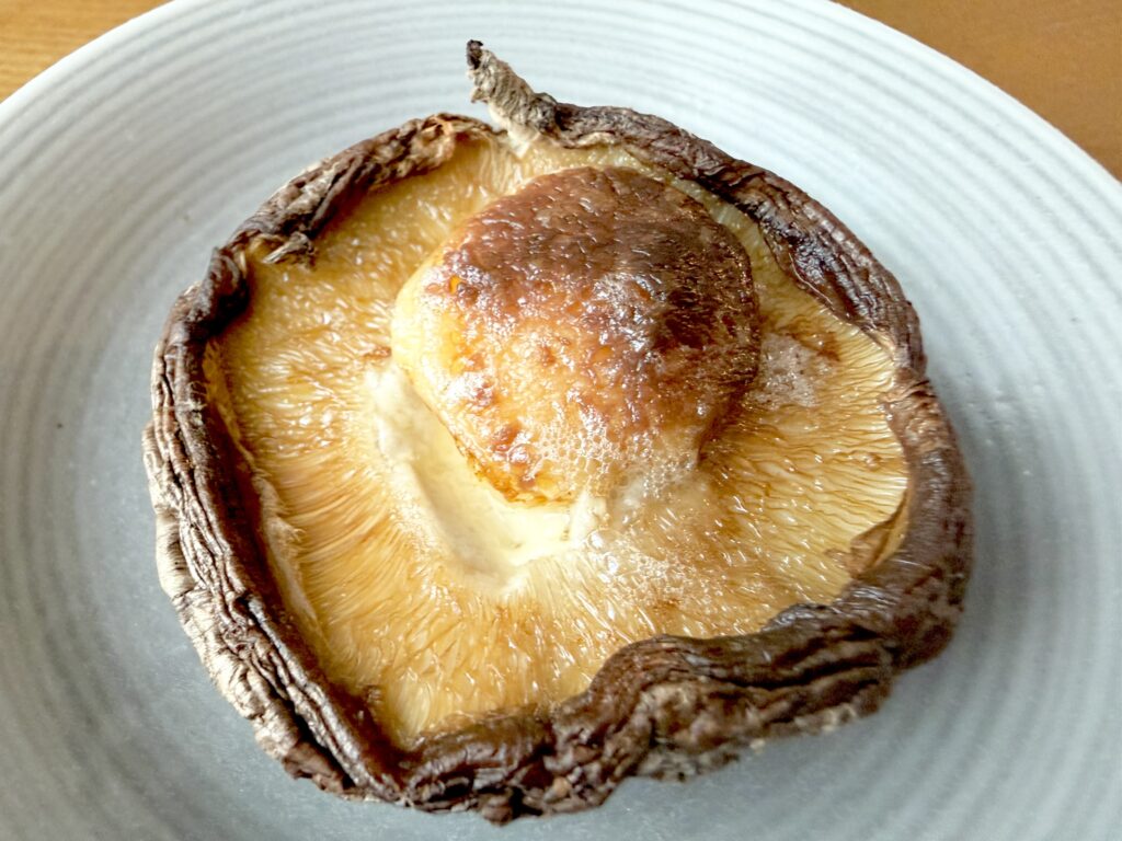 ノンフライヤーで焼いた椎茸のマヨネーズ醤油味