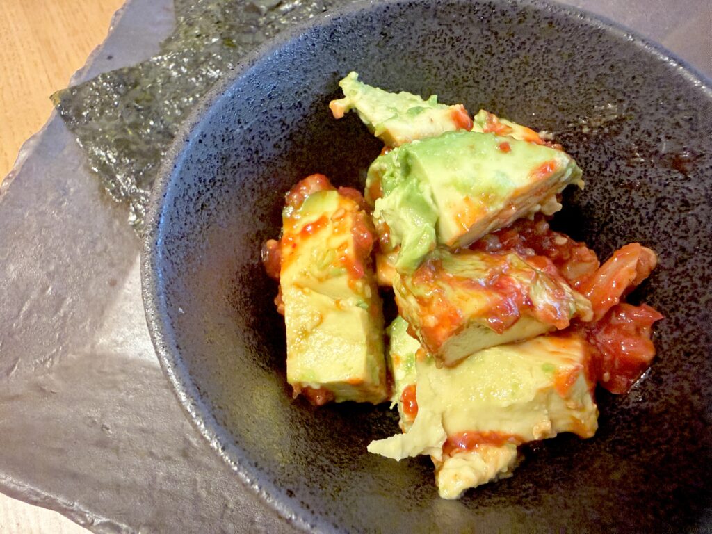 コストコのキムチとアボカドを韓国海苔で食べるアレンジ